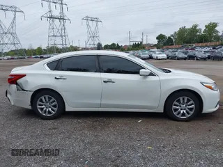 2017 Nissan Altima S z VIN 1N4AL3AP0HN347082, wystawiony jako IAAI lot #40488255 z przebiegiem 154 659 mil mil oraz . Historia ofert i sprzedaży dostępna na DreamBid. Obrazek 13.