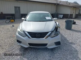 2017 Nissan Altima S z VIN 1N4AL3AP3HN320457, wystawiony jako IAAI lot #41666018 z przebiegiem 158 643 mil mil oraz . Historia ofert i sprzedaży dostępna na DreamBid. Obrazek 12.