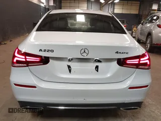 2019 Mercedes-Benz A 220 z VIN WDD3G4FB7KW022043, wystawiony jako IAAI lot #42018688 z przebiegiem 55 403 mil mil oraz . Historia ofert i sprzedaży dostępna na DreamBid. Obrazek 17.