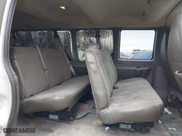 2014 Chevrolet Express Passenger LT with VIN 1GAZG1FG6E1119310, listed as a IAAI auction lot 41913430 with 130,442 mi miles. Bid and sale history available at carsss.com. Image 8.