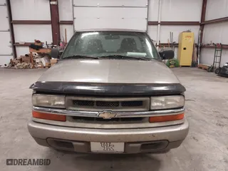2000 Chevrolet S-10 LS with VIN 1GCCS1446YK192616, listed as a IAAI auction lot 41562966 with 289,447 mi miles. Bid and sale history available at carsss.com. Image 6.