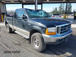 2000 Ford Super Duty F-250 XL with VIN 1FTNX21S0YEC02865, listed as a IAAI auction lot 41667142 with 127,270 mi miles. Bid and sale history available at carsss.com. Image 1.