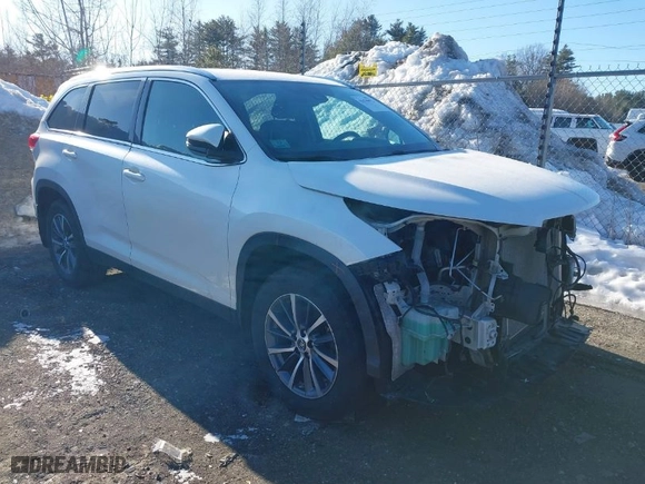 2019 Toyota Highlander SE with VIN 5TDJZRFH3KS613063, listed as a IAAI auction lot 41670992 with 110,543 mi miles. Bid and sale history available at carsss.com. Image 1.