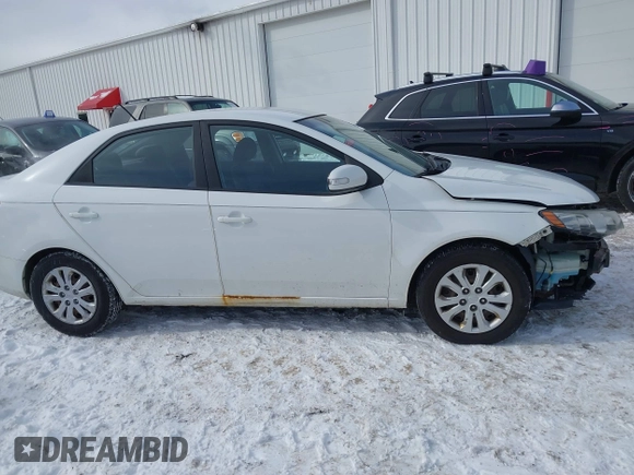 2010 Kia Forte EX z VIN KNAFU4A29A5881479, wystawiony jako IAAI lot #41618116 z przebiegiem 173 794 mil mil oraz . Historia ofert i sprzedaży dostępna na DreamBid. Obrazek 14.