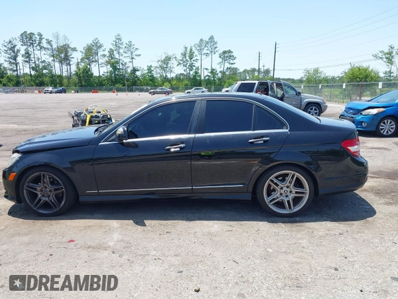 2009 Mercedes-Benz C 300 Sport z VIN WDDGF54X09F231689, wystawiony jako IAAI lot #42291790 z przebiegiem 143 573 mil mil oraz . Historia ofert i sprzedaży dostępna na DreamBid. Obrazek 13.