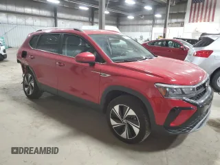 2024 Volkswagen Taos SE z VIN 3VVVX7B29RM087529, wystawiony jako Copart lot #50750745 z przebiegiem 6 936 mil mil oraz Szkoda całkowita • Salvage title. Historia ofert i sprzedaży dostępna na DreamBid. Obrazek 4.
