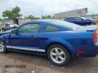 2008 Ford Mustang Deluxe with VIN 1ZVHT80NX85120503, listed as a IAAI auction lot 42530285 with 171,570 mi miles and . Bid and sale history available at DreamBid. Image 15.