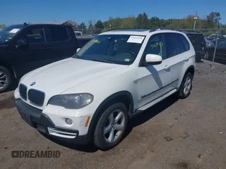 2008 BMW X5 3.0si with VIN 5UXFE43568L003293, listed as a IAAI auction lot 42054258 with 218,524 mi miles. Bid and sale history available at carsss.com. Image 2.