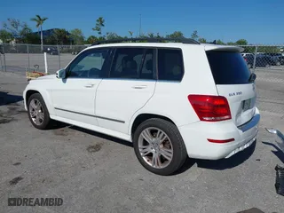 2015 Mercedes-Benz GLK-Class GLK 350 with VIN WDCGG5HB6FG338932, listed as a IAAI auction lot 42027674 with 107,182 mi miles. Bid and sale history available at carsss.com. Image 3.