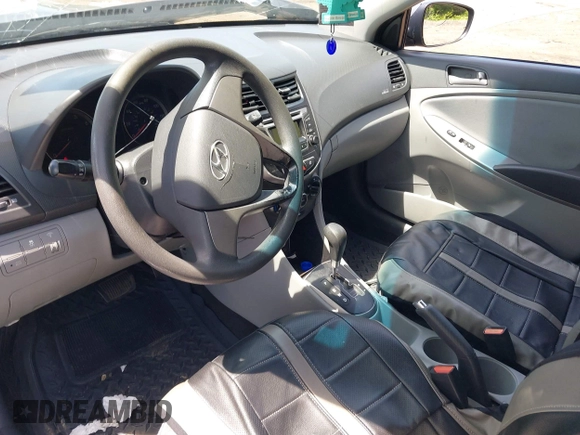2017 Hyundai Accent SE z VIN KMHCT4AE9HU286727, wystawiony jako IAAI lot #42240306 z przebiegiem 35 810 mil mil oraz . Historia ofert i sprzedaży dostępna na DreamBid. Obrazek 5.