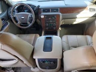 2009 Chevrolet Suburban LT w/2LT with VIN 1GNFC26069R297182, listed as a Copart auction lot 84915294 with 221,946 mi miles and Salvage Title. Bid and sale history available at carsss.com. Image 8.