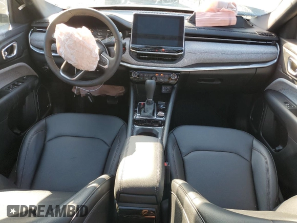 2024 Jeep Compass Latitude Lux with VIN 3C4NJDFN1RT104509, listed as a Copart auction lot 45454915 with 31 mi miles and Salvage title. Bid and sale history available at DreamBid. Image 8.