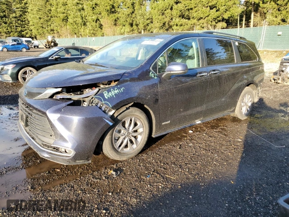 2021 Toyota Sienna XLE with VIN 5TDJRKEC4MS069575, listed as a Copart auction lot 44793525 with 141,319 mi miles and Salvage Title. Bid and sale history available at carsss.com. Image 1.