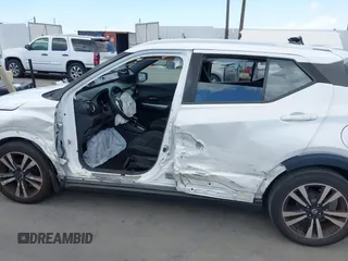 2020 Nissan Kicks SV z VIN 3N1CP5CV3LL483605, wystawiony jako IAAI lot #42261522 z przebiegiem 53 381 mil mil oraz . Historia ofert i sprzedaży dostępna na DreamBid. Obrazek 15.