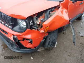 2020 Jeep Renegade Sport z VIN ZACNJAAB0LPL08984, wystawiony jako IAAI lot #42264734 z przebiegiem 55 562 mil mil oraz . Historia ofert i sprzedaży dostępna na DreamBid. Obrazek 17.
