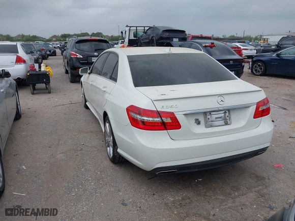 2012 Mercedes-Benz E-Class E 350 Luxury with VIN WDDHF5KB9CA659728, listed as a IAAI auction lot 41948569 with 156,322 mi miles. Bid and sale history available at carsss.com. Image 3.
