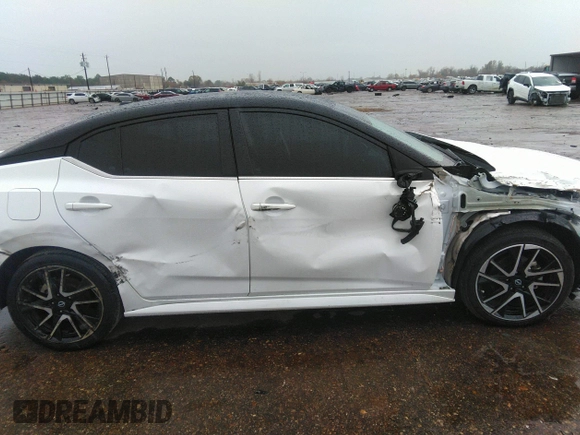 2024 Nissan Sentra SR z VIN 3N1AB8DV0RY242036, wystawiony jako IAAI lot #41345201 z przebiegiem 15 194 mil mil oraz . Historia ofert i sprzedaży dostępna na DreamBid. Obrazek 13.