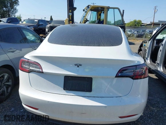 2021 Tesla Model 3 Standard Range Plus z VIN 5YJ3E1EA8MF100456, wystawiony jako IAAI lot #42100840 z przebiegiem 64 389 mil mil oraz . Historia ofert i sprzedaży dostępna na DreamBid. Obrazek 15.