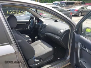 2007 Chevrolet Aveo LS z VIN KL1TD56687B061158, wystawiony jako IAAI lot #42360261 z przebiegiem 74 079 mil mil oraz . Historia ofert i sprzedaży dostępna na DreamBid. Obrazek 5.