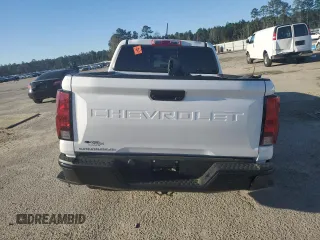 2024 Chevrolet Colorado 2WD Work Truck z VIN 1GCGSBECXR1181297, wystawiony jako Copart lot #49969345 z przebiegiem Nie podano mil oraz Szkoda całkowita • Salvage title. Historia ofert i sprzedaży dostępna na DreamBid. Obrazek 6.