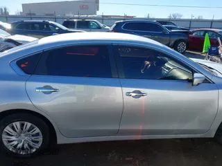 2015 Nissan Altima 2.5 S with VIN 1N4AL3AP6FC256813, listed as a IAAI auction lot 41417833 with 237,936 mi miles. Bid and sale history available at carsss.com. Image 14.