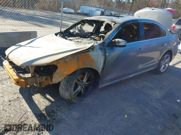 2014 Volkswagen Passat SE z VIN 1VWBN7A34EC039575, wystawiony jako IAAI lot #41234780 z przebiegiem Nie podano mil oraz . Historia ofert i sprzedaży dostępna na DreamBid. Obrazek 2.