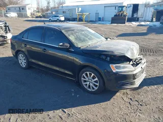 2013 Volkswagen Jetta Sedan SE w/Convenience/Sunroof with VIN 3VWBP7AJ1DM402355, listed as a IAAI auction lot 41402360 with 146,272 mi miles. Bid and sale history available at carsss.com. Image 1.