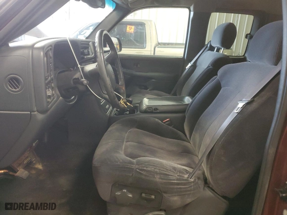 2000 Chevrolet Silverado 1500 LS with VIN 1GCEK19T8YE209097, listed as a Copart auction lot 43940845 with 103,571 mi miles and Clean Title. Bid and sale history available at carsss.com. Image 7.