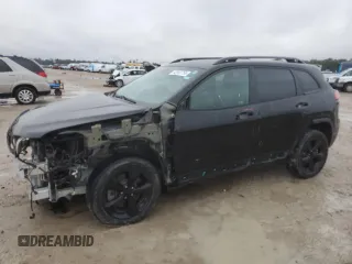2020 Jeep Cherokee Latitude Plus with VIN 1C4PJLLB6LD514779, listed as a Copart auction lot 42532755 with 86,113 mi miles and Salvage Title. Bid and sale history available at carsss.com. Image 1.