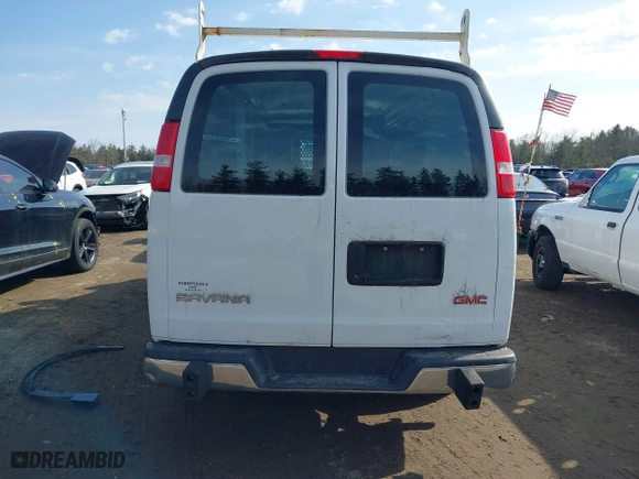 2019 GMC Savana Cargo Van with VIN 1GTW7AFG5K1210624, listed as a IAAI auction lot 41786354 with 105,345 mi miles. Bid and sale history available at carsss.com. Image 17.