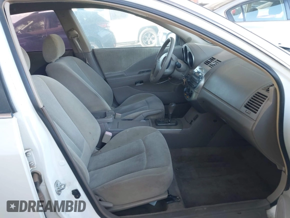 2004 Nissan Altima S with VIN 1N4AL11D54C125282, listed as a IAAI auction lot 41583316 with 180,866 mi miles. Bid and sale history available at carsss.com. Image 5.