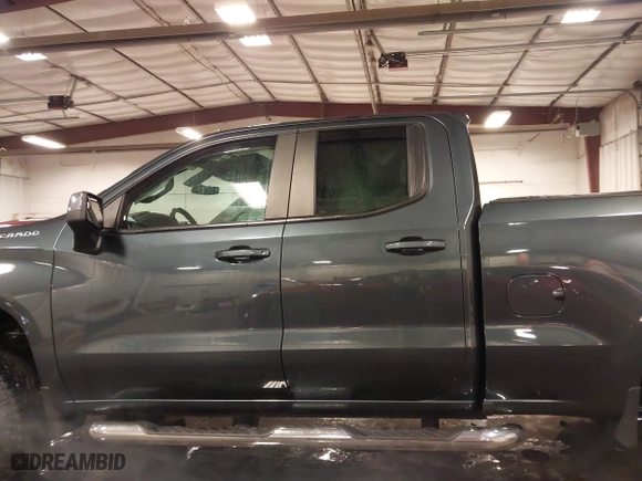 2019 Chevrolet Silverado 1500 LT with VIN 1GCRYDED7KZ300975, listed as a IAAI auction lot 41608865 with 157,912 mi miles. Bid and sale history available at carsss.com. Image 14.