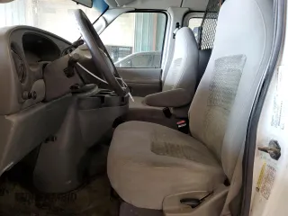 2005 Ford Econoline Cargo z VIN 1FTNS24LX5HA07675, wystawiony jako Copart lot #53780905 z przebiegiem 503 969 mil mil oraz Czysty tytuł • Clean title. Historia ofert i sprzedaży dostępna na DreamBid. Obrazek 7.