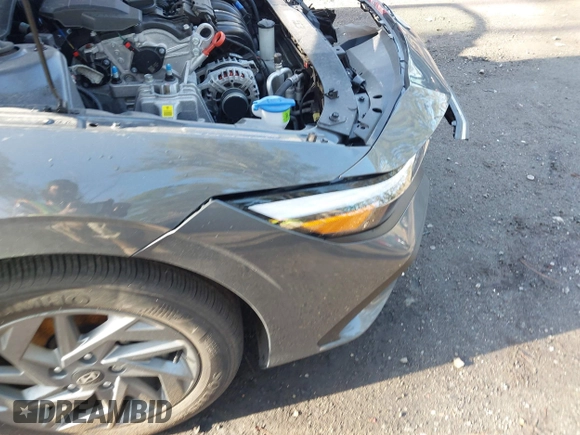 2024 Hyundai Elantra SEL z VIN KMHLM4DGXRU832768, wystawiony jako IAAI lot #41826429 z przebiegiem 11 221 mil mil oraz . Historia ofert i sprzedaży dostępna na DreamBid. Obrazek 6.