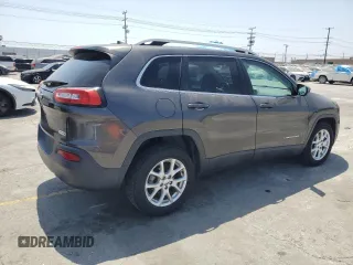 2017 Jeep Cherokee Latitude с VIN 1C4PJLCB5HW644502, выставлен на аукционе Copart как лот 60356045 с пробегом 63 156 миль миль и Списание • Salvage title. История ставок и продаж доступна на DreamBid. Изображение 3.