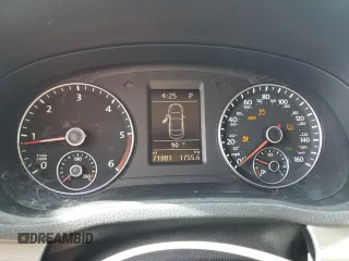 2014 Volkswagen Passat SE with VIN 1VWBN7A35EC094262, listed as a Copart auction lot 60287965 with 71,081 mi miles and Salvage title. Bid and sale history available at DreamBid. Image 9.