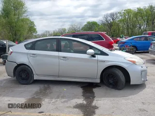 2013 Toyota Prius One with VIN JTDKN3DU1D5627906, listed as a IAAI auction lot 41971669 with 227,726 mi miles. Bid and sale history available at carsss.com. Image 13.