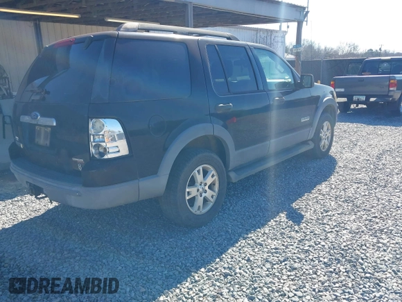 2006 Ford Explorer XLT with VIN 1FMEU73886UB29427, listed as a IAAI auction lot 41498336 with 240,388 mi miles. Bid and sale history available at carsss.com. Image 4.