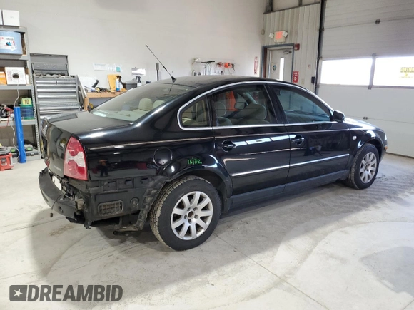 2001 Volkswagen Passat z VIN WVWPH63B61P275520, wystawiony jako Copart lot #86681814 z przebiegiem 142 184 mil mil oraz Szkoda całkowita • Salvage title. Historia ofert i sprzedaży dostępna na DreamBid. Obrazek 3.
