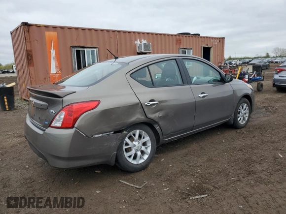 2015 Nissan Versa SV z VIN 3N1CN7AP1FL803434, wystawiony jako Copart lot #55703535 z przebiegiem 35 500 mil mil oraz Szkoda całkowita • Salvage title. Historia ofert i sprzedaży dostępna na DreamBid. Obrazek 3.