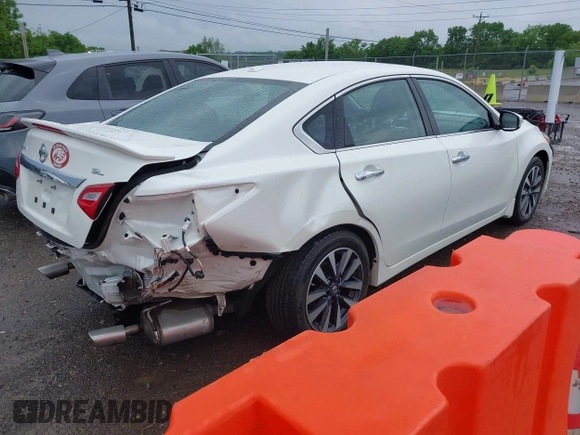 2016 Nissan Altima SR with VIN 1N4AL3AP8GC159145, listed as a IAAI auction lot 42188690 with 28,403 mi miles and . Bid and sale history available at DreamBid. Image 4.