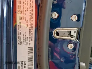 2024 Ram 2500 Big Horn z VIN 3C6UR5DJ8RG405904, wystawiony jako Copart lot #63202225 z przebiegiem 6 010 mil mil oraz Czysty tytuł • Clean title. Historia ofert i sprzedaży dostępna na DreamBid. Obrazek 12.