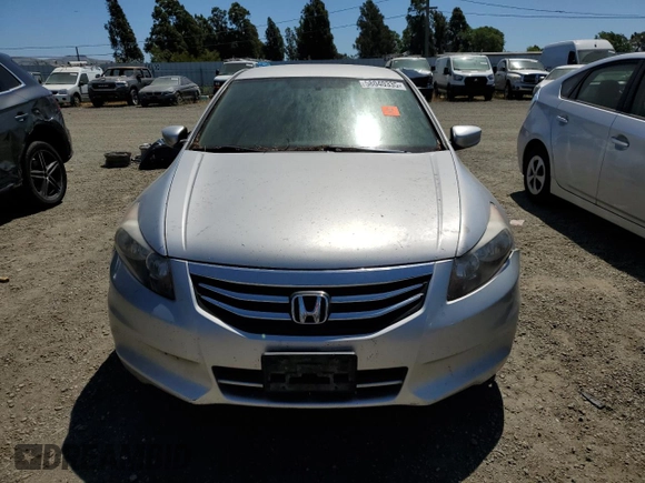2011 Honda Accord LX z VIN 1HGCP2F35BA043172, wystawiony jako Copart lot #58040335 z przebiegiem Nie podano mil oraz Czysty tytuł • Clean title. Historia ofert i sprzedaży dostępna na DreamBid. Obrazek 5.