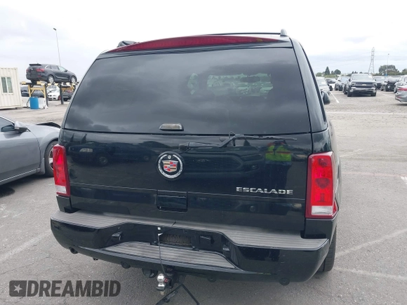 2005 Cadillac Escalade z VIN 1GYEC63T95R181022, wystawiony jako IAAI lot #41777173 z przebiegiem 44 348 mil mil oraz . Historia ofert i sprzedaży dostępna na DreamBid. Obrazek 15.
