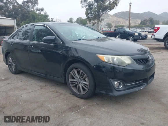 2014 Toyota Camry L with VIN 4T1BF1FK2EU816743, listed as a IAAI auction lot 42047519 with 266,904 mi miles. Bid and sale history available at carsss.com. Image 1.