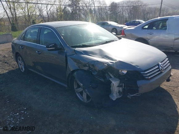 2013 Volkswagen Passat SE with VIN 1VWBP7A36DC039148, listed as a IAAI auction lot 42075823 with 196,734 mi miles. Bid and sale history available at carsss.com. Image 1.