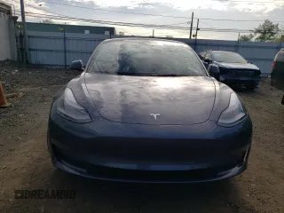 2022 Tesla Model 3 Long Range z VIN 5YJ3E1EB6NF290946, wystawiony jako Copart lot #54937825 z przebiegiem 111 044 mil mil oraz Szkoda całkowita • Salvage title. Historia ofert i sprzedaży dostępna na DreamBid. Obrazek 5.