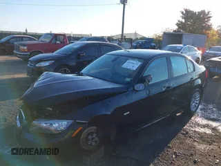 2009 BMW 3 Series 328i z VIN WBAPH57539NL80633, wystawiony jako IAAI lot #41851231 z przebiegiem 65 598 mil mil oraz . Historia ofert i sprzedaży dostępna na DreamBid. Obrazek 2.