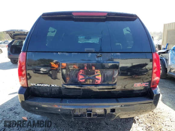 2014 GMC Yukon XL SLT with VIN 1GKS2KE71ER120403, listed as a Copart auction lot 47988025 with 234,271 mi miles and Clean Title. Bid and sale history available at carsss.com. Image 6.