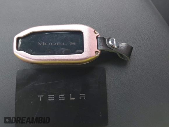 2021 Tesla Model S Plaid с VIN 5YJSA1E62MF438406, выставлен на аукционе IAAI как лот 42246901 с пробегом Не указан миль и . История ставок и продаж доступна на DreamBid. Изображение 11.